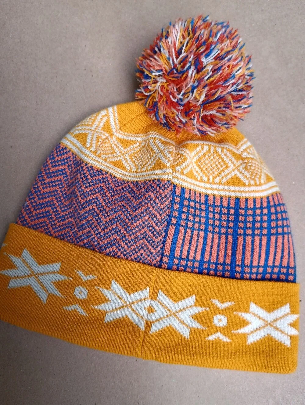 Duluth Trading Co Beanie Yellow Pattern - Small/Medium (Missing Logo)